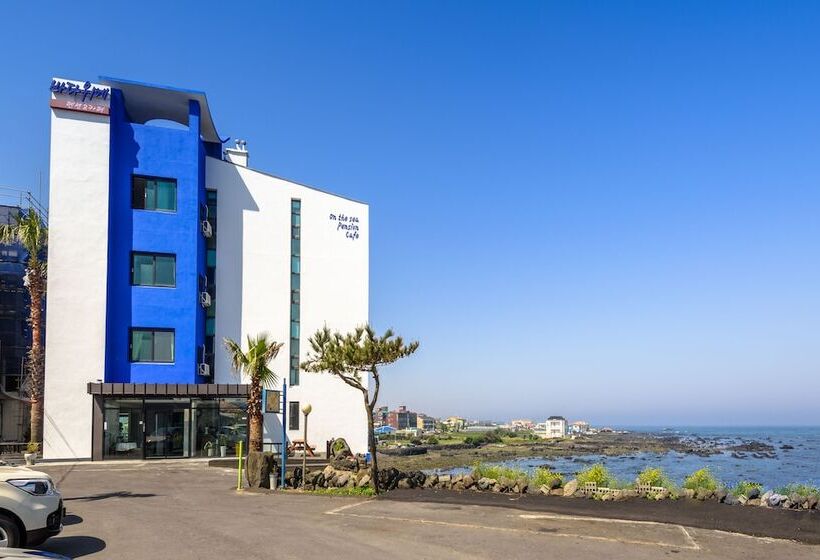 בית מלון כפרי On The Sea Pension