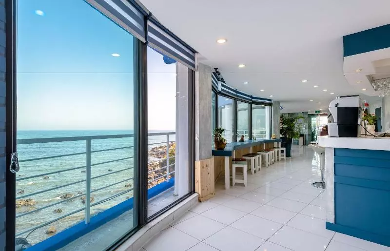 Hotelli On The Sea Pension