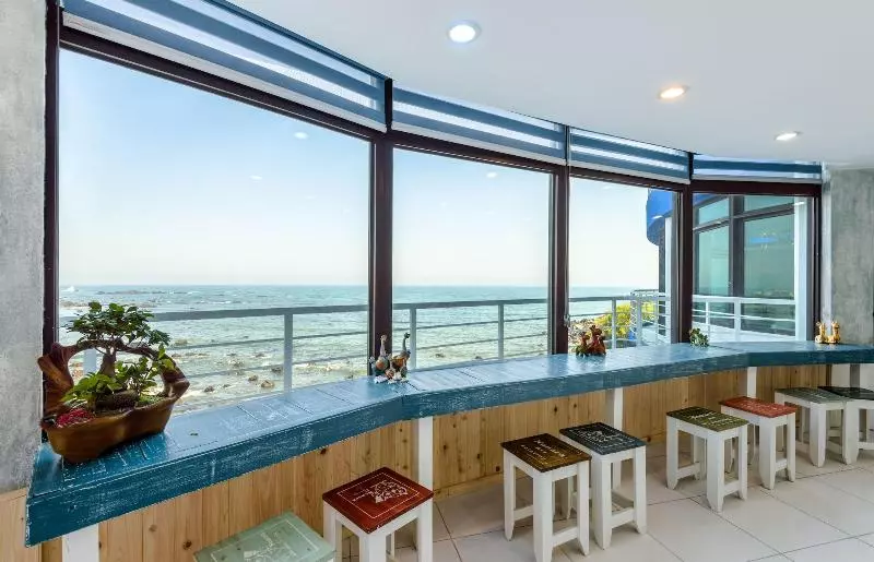 Hotelli On The Sea Pension