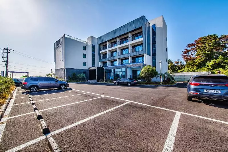 هتل Rejina Pension