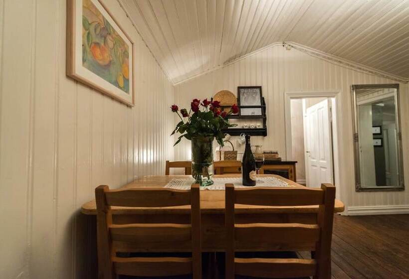 هتل Sea Side Cottages