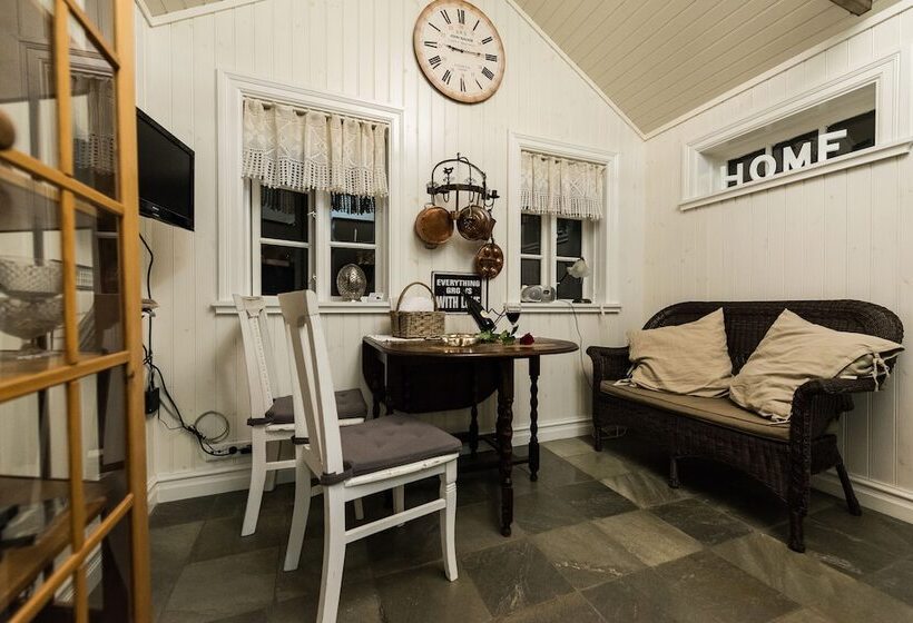 هتل Sea Side Cottages