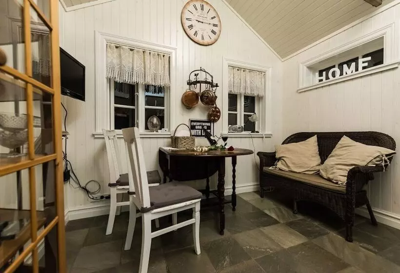 هتل Sea Side Cottages