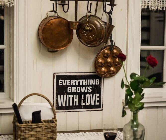 هتل Sea Side Cottages