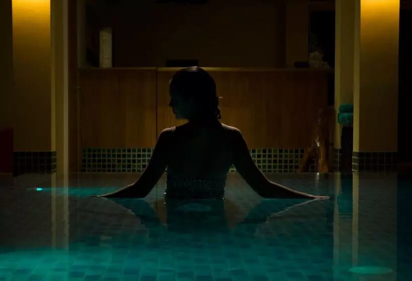 هتل Acajou Beach Resort