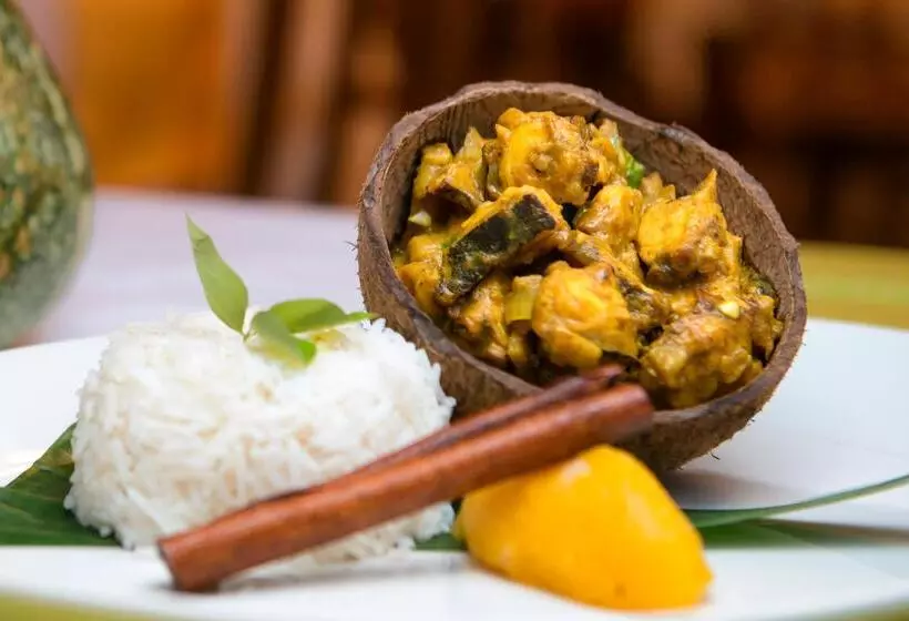 هتل Acajou Beach Resort