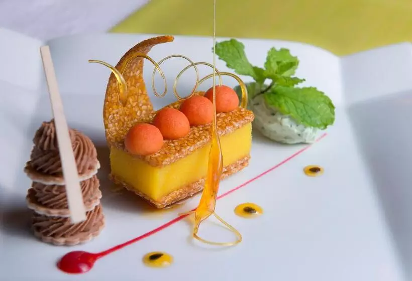 هتل Acajou Beach Resort