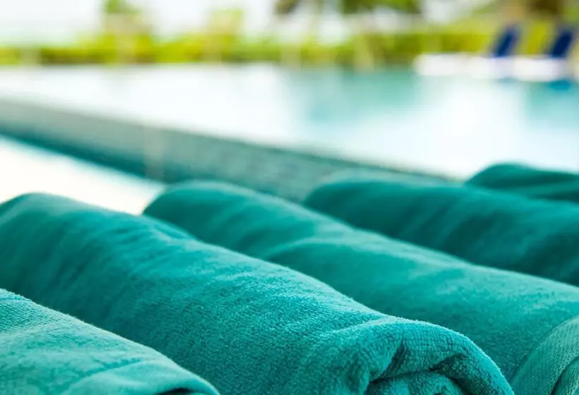 هتل Acajou Beach Resort