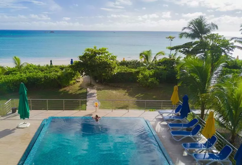 هتل Acajou Beach Resort