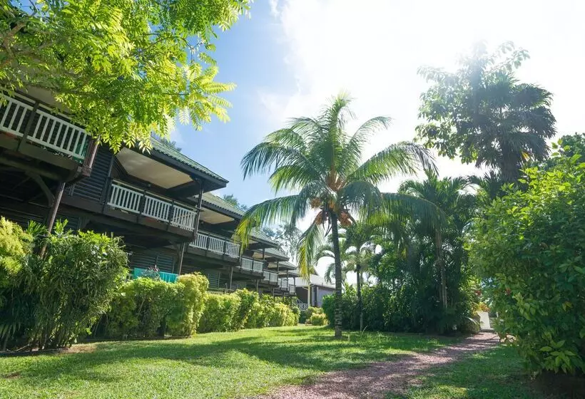 هتل Acajou Beach Resort