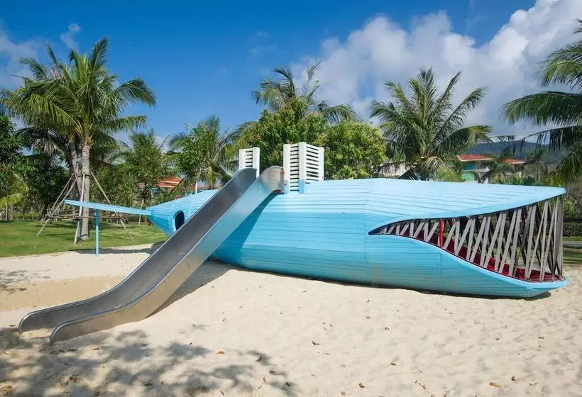 Отель Golden Palm Resort