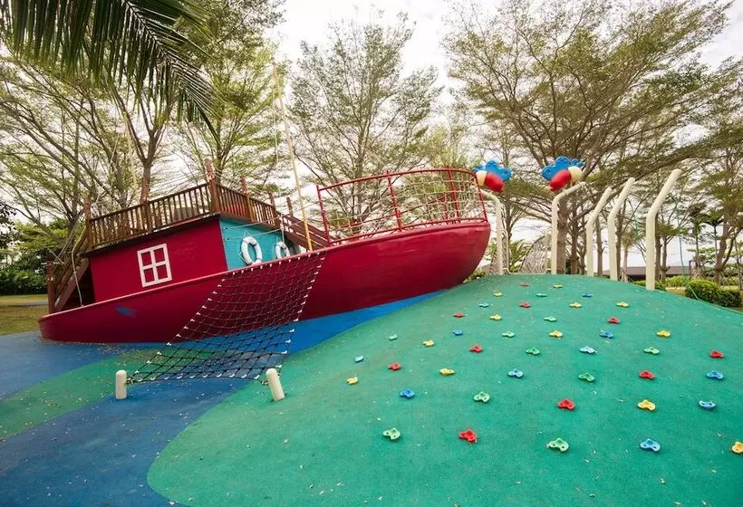 Отель Golden Palm Resort