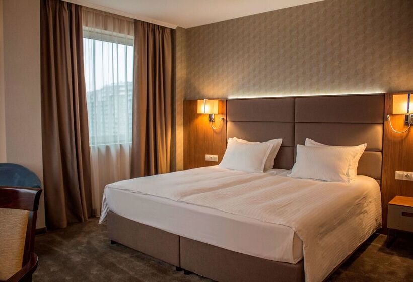 هتل Golden Tulip Varna