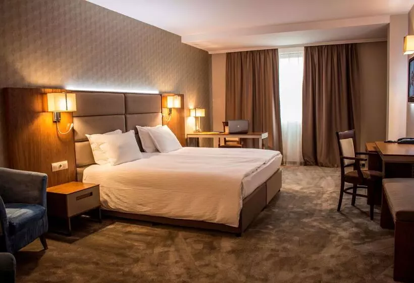 בית מלון כפרי Golden Tulip Varna