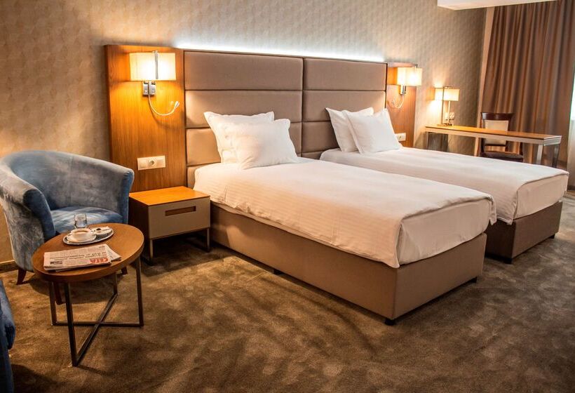 هتل Golden Tulip Varna