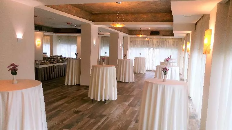 בית מלון כפרי Golden Tulip Varna