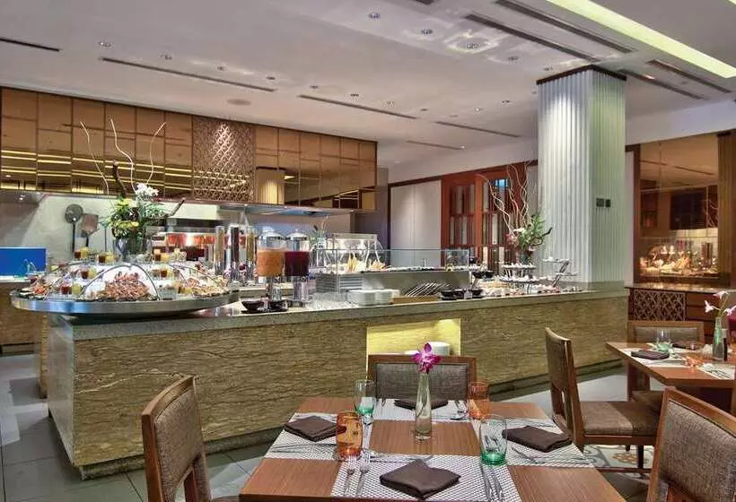 בית מלון כפרי Hilton Colombo Residence