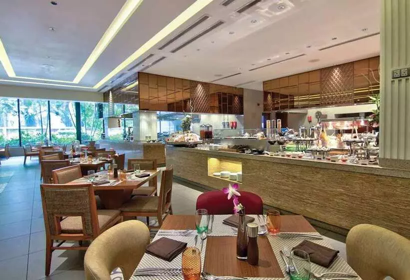 בית מלון כפרי Hilton Colombo Residence