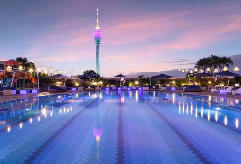 בית מלון כפרי Hilton Colombo Residence