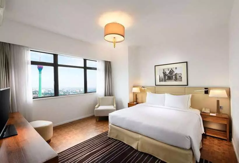 בית מלון כפרי Hilton Colombo Residence