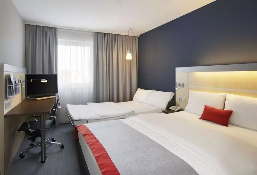 هتل Holiday Inn Express Frankfurt Messe, An Ihg