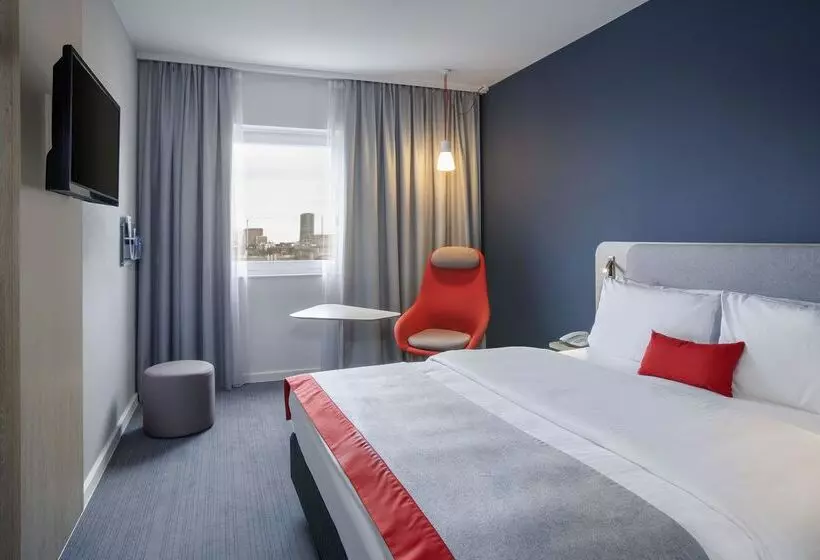 هتل Holiday Inn Express Frankfurt Messe, An Ihg