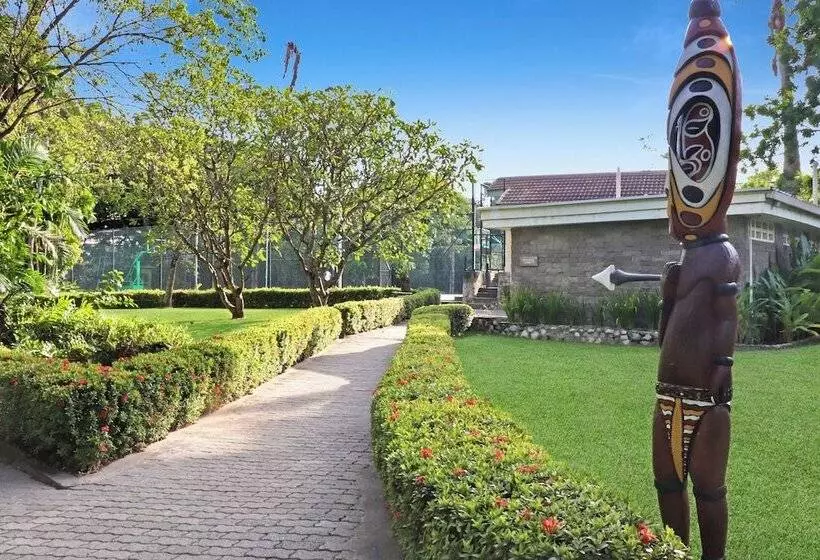 בית מלון כפרי Holiday Inn Port Moresby By Ihg