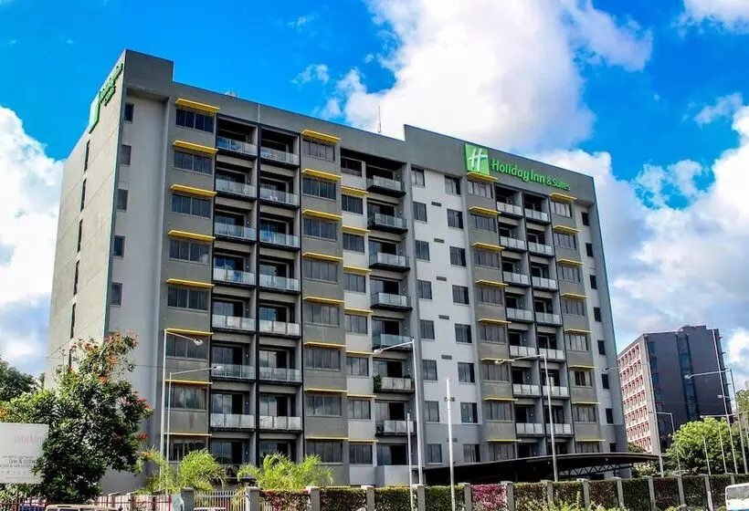 בית מלון כפרי Holiday Inn Port Moresby By Ihg