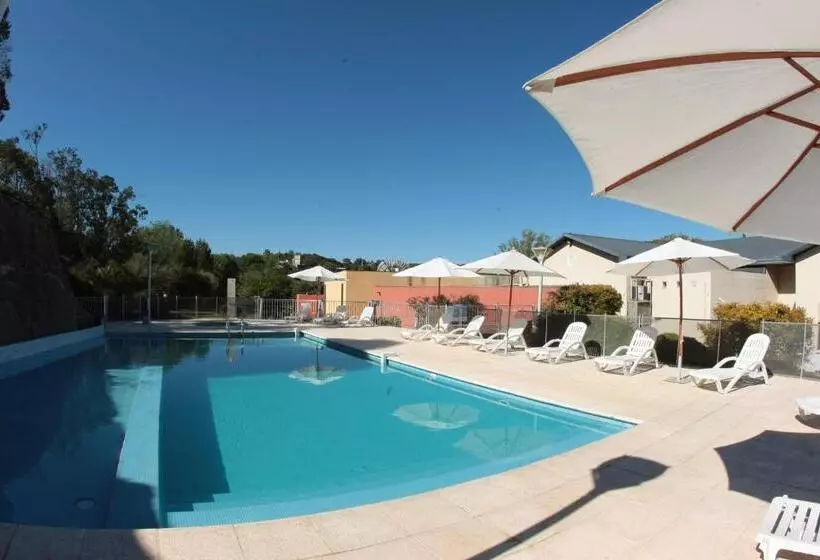 Howard Johnson Rio Ceballos Hotel Y Casino