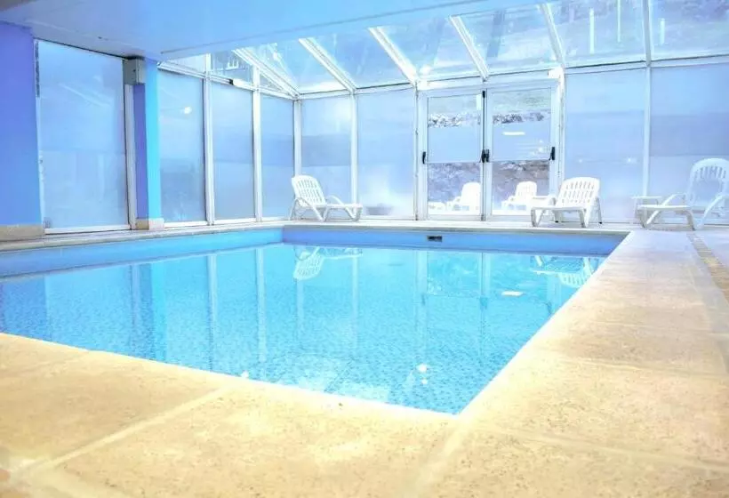 Howard Johnson Rio Ceballos Hotel Y Casino