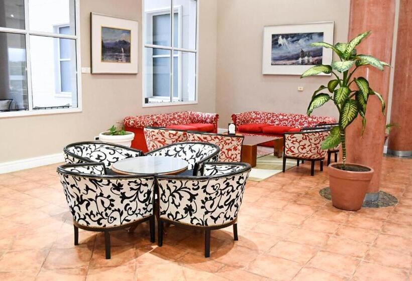 Howard Johnson Rio Ceballos Hotel Y Casino