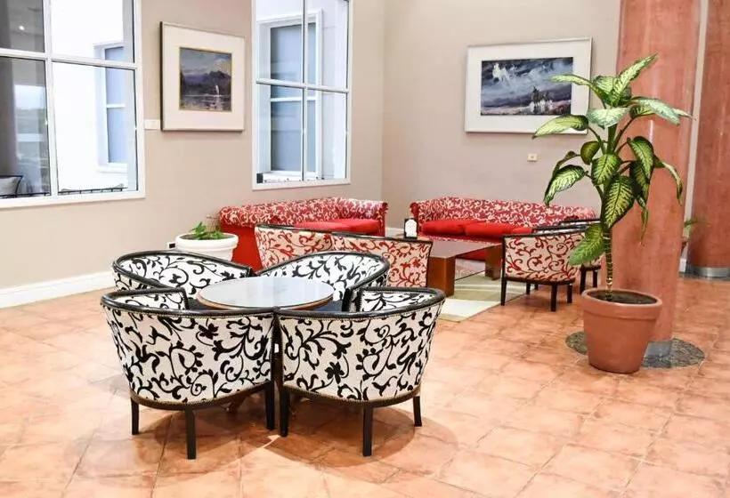 Howard Johnson Rio Ceballos Hotel Y Casino