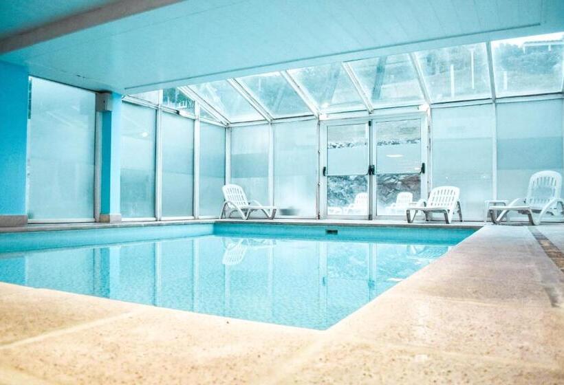 Howard Johnson Rio Ceballos Hotel Y Casino