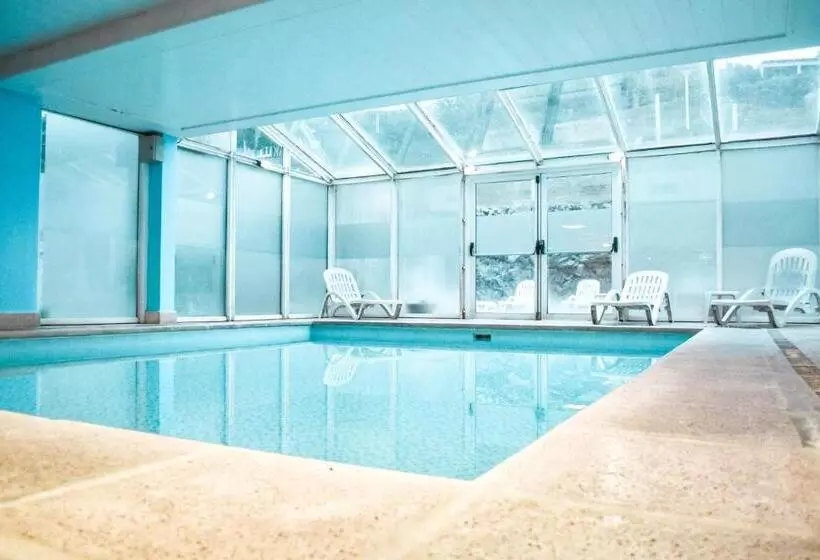 Howard Johnson Rio Ceballos Hotel Y Casino