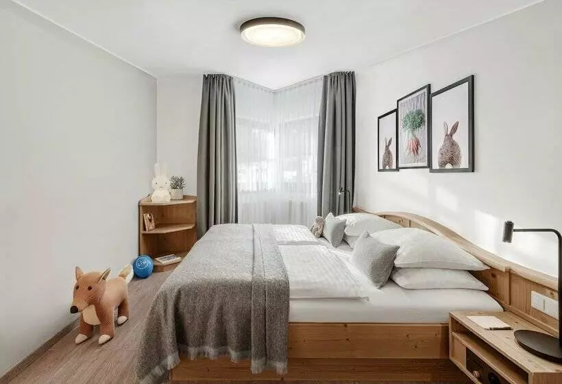 Отель Lisi Family