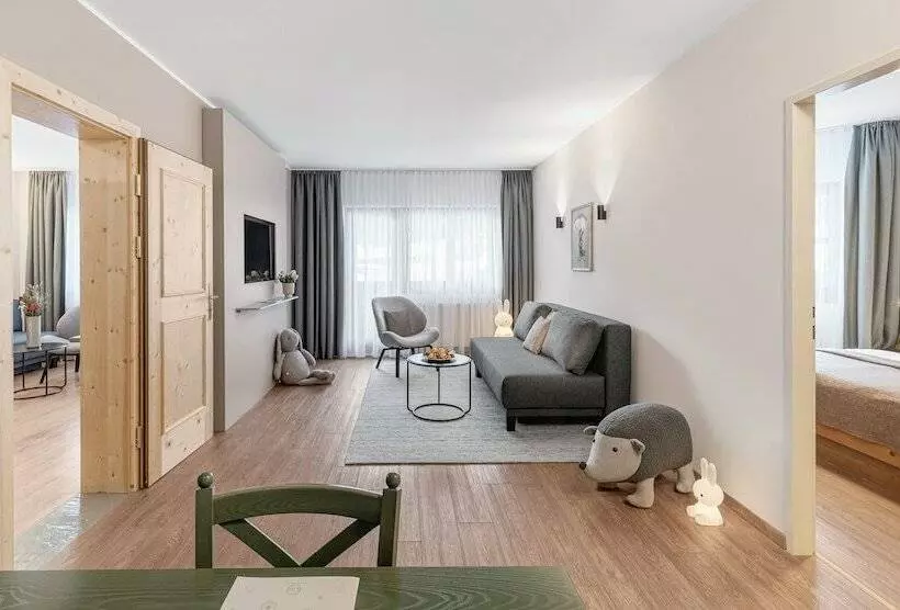 Отель Lisi Family