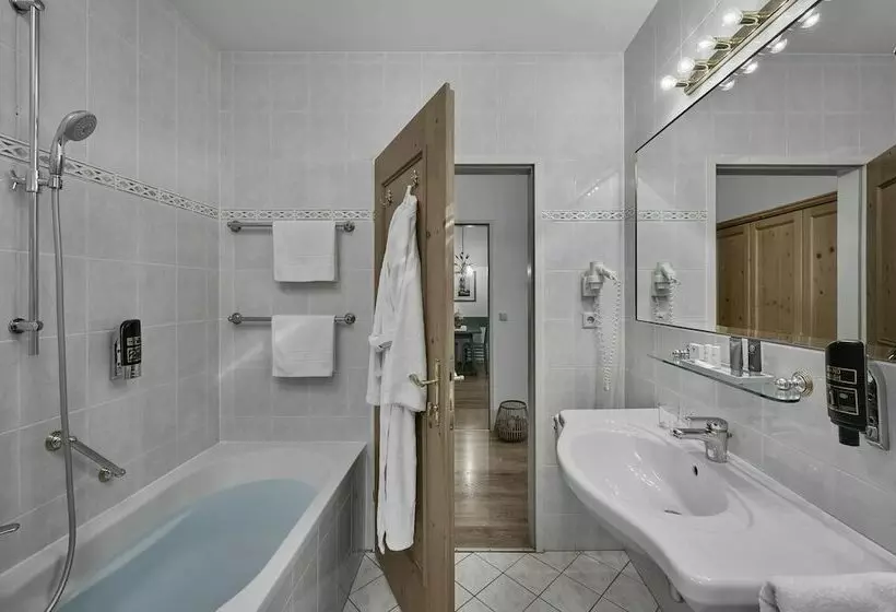 Отель Lisi Family