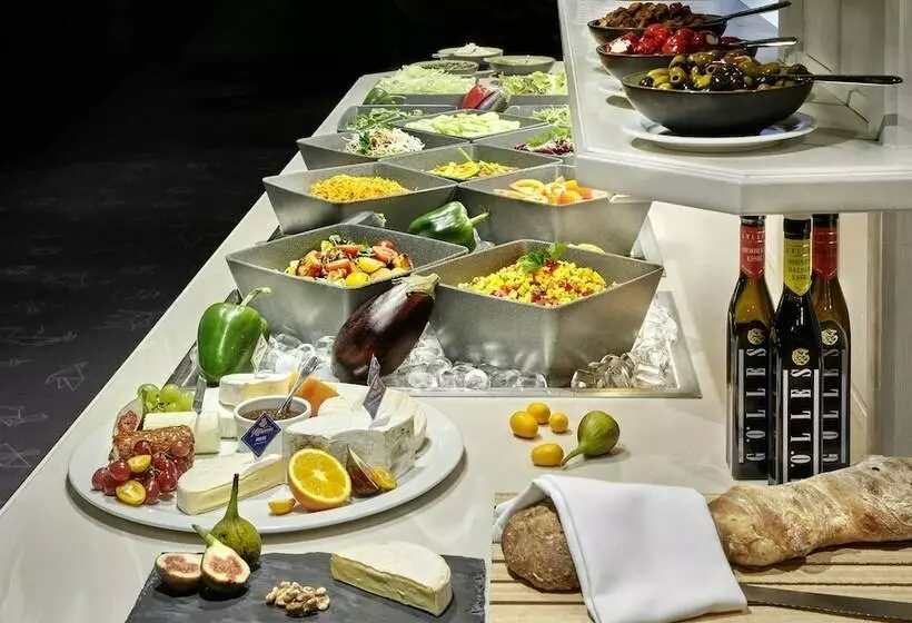 Отель Lisi Family