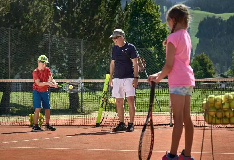 Отель Lisi Family