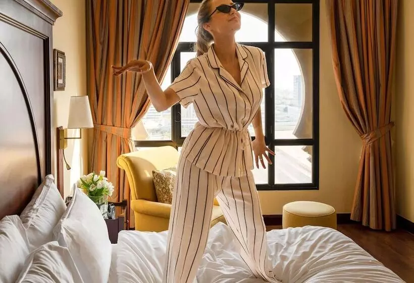 Mercure Grand Hotel Seef   All Suites