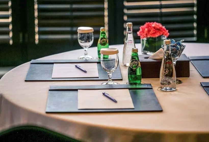 Mercure Grand Hotel Seef   All Suites