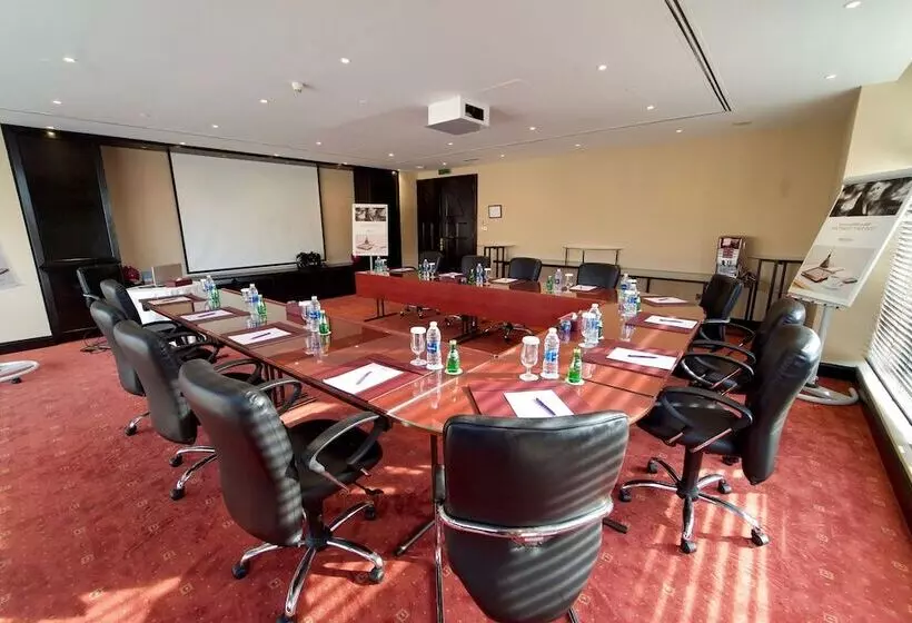 Mercure Grand Hotel Seef   All Suites