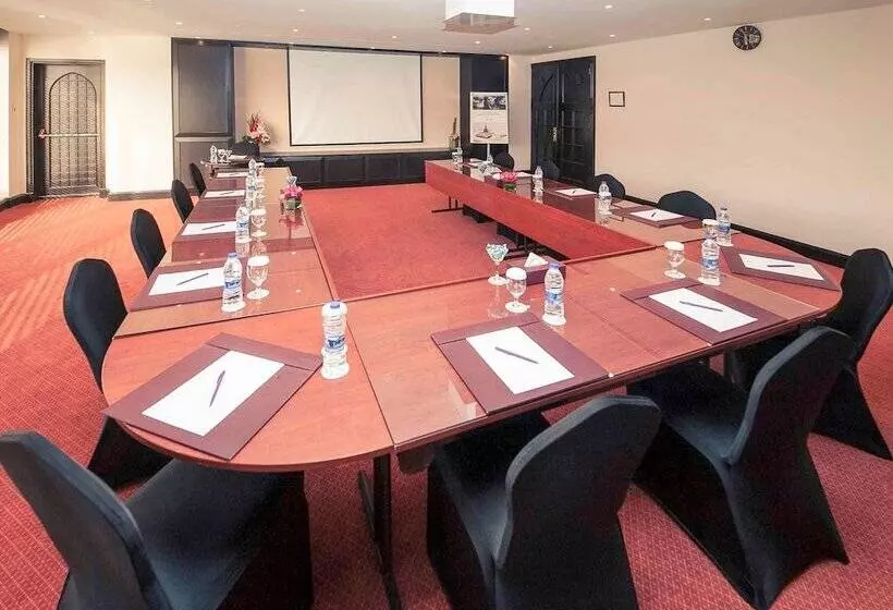 Mercure Grand Hotel Seef   All Suites