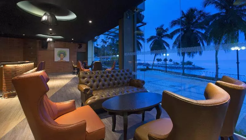 ホテル Mercure Penang Beach