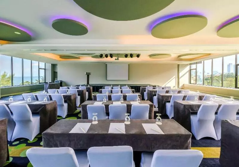 ホテル Mercure Penang Beach