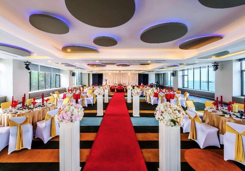 호텔 Mercure Penang Beach