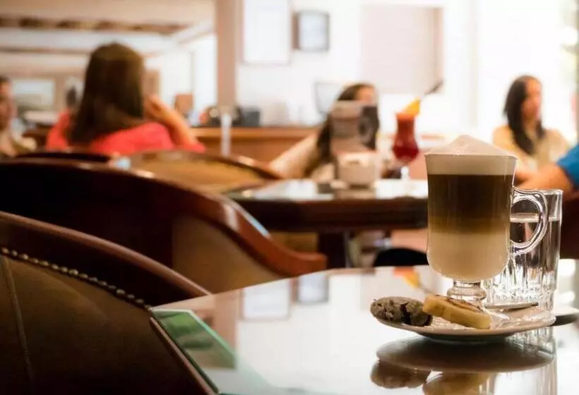 فندق Plaza El Bosque Ebro