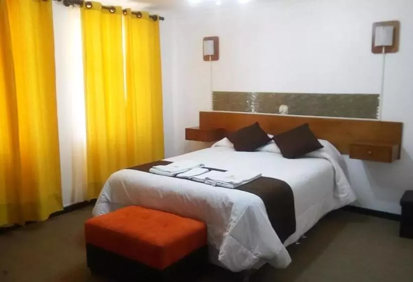 ホテル Hostel Sillustani Inn Puno