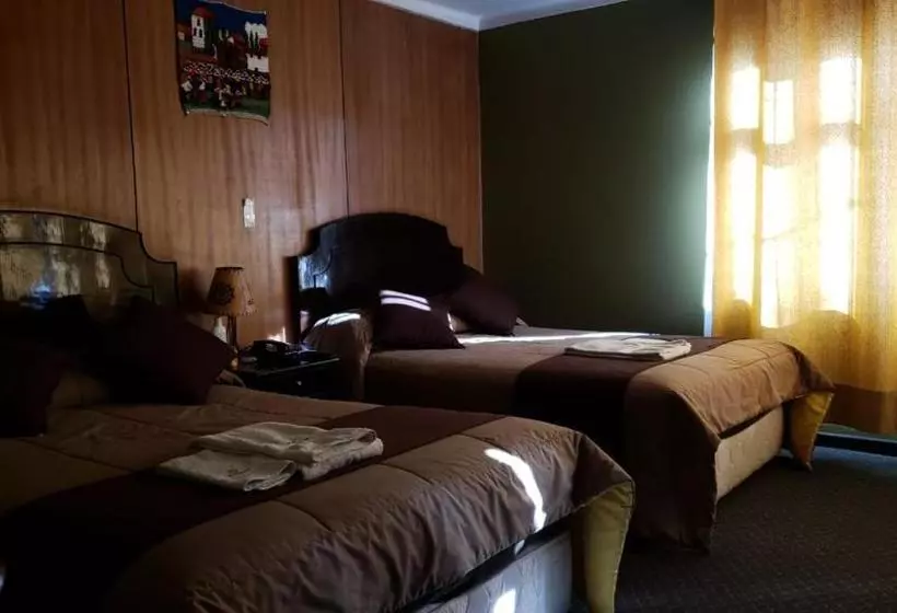 ホテル Hostel Sillustani Inn Puno