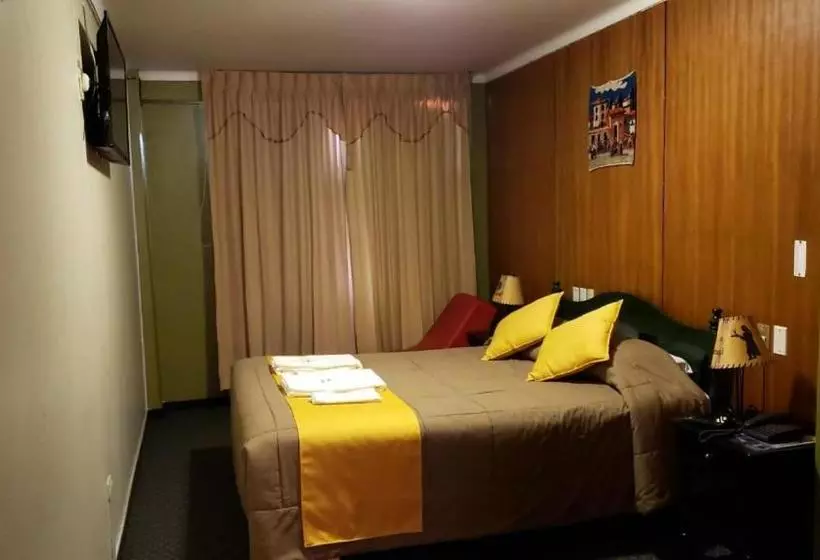 ホテル Hostel Sillustani Inn Puno